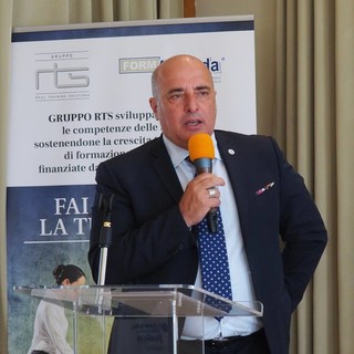 L'assessore regionale Gianni Berrino all'evento Confsal Liguria insieme all'ex ministro del Lavoro Cesare Damiano