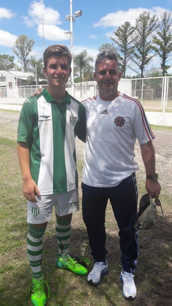 Marcelo Galoppo, con il proprio figlio protagonista nella massima serie in Argentina, in carriera ha vestito anche le maglie di Sanremese, Ventimiglia e Argentina Arma