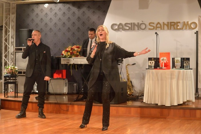 Sanremo: ecco il cast della serata di sabato all'Ariston con il “Gran Galà della Canzone Napoletana”