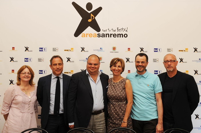 Presentata questa mattina a Milano l'edizione 2011 di 'Area Sanremo' il concorso che porta al Festival Presentata questa mattina a Milano l'edizione 2011 di 'Area Sanremo' il concorso che porta al Festival