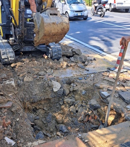 Sanremo: guasto alla tubatura, spiagge senza acqua in corso Imperatrice