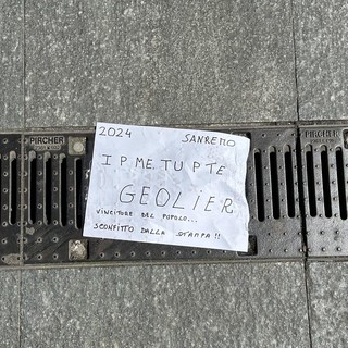 Sanremo, lungo la Walk of fame del Festival sbuca una targa fake: "Geolier vincitore del popolo, sconfitto dalla stampa" Sanremo, lungo la Walk of fame del Festival sbuca una targa fake: "Geolier vincitore del popolo, sconfitto dalla stampa"