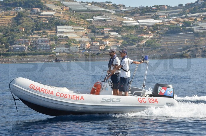 Sanremo: malore durante una nuotata a San Martino, 35enne soccorso dalla Guardia Costiera Sanremo: malore durante una nuotata a San Martino, 35enne soccorso dalla Guardia Costiera