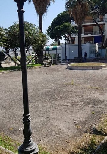 Sanremo: giardini di corso Trento Trieste, fino a qualche mese fa transennata. Oggi il pericolo non c'è più? (Foto)