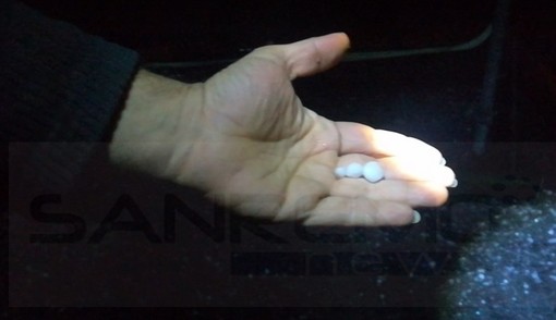 Maltempo questa notte: tuoni, fulmini e grandine tra Sanremo ed Arma di Taggia (le foto della grandinata)