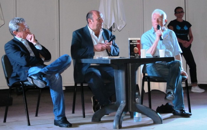 Ospedaletti: grande successo ieri sera per l'incontro 'sotto le stelle' con Gian Carlo Caselli