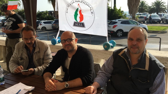 Sanremo: questa mattina sulla passeggiata Imperatrice il gazebo di 'Rinnovamento Ponente'