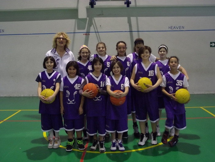 Pallacanestro: primo impegno ufficiale ieri per le Girrrls tra Imperia Basket e Blue Diano Pallacanestro: primo impegno ufficiale ieri per le Girrrls tra Imperia Basket e Blue Diano