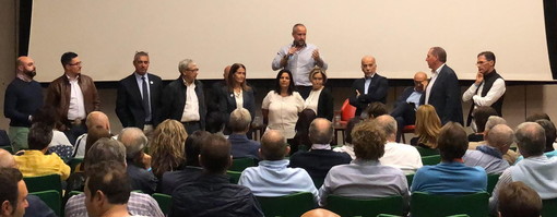 Verso le Amministrative 2019: ieri sera all'Ariston Roof i primi candidati del 'Gruppo dei 100' (Foto) Verso le Amministrative 2019: ieri sera all'Ariston Roof i primi candidati del 'Gruppo dei 100' (Foto)