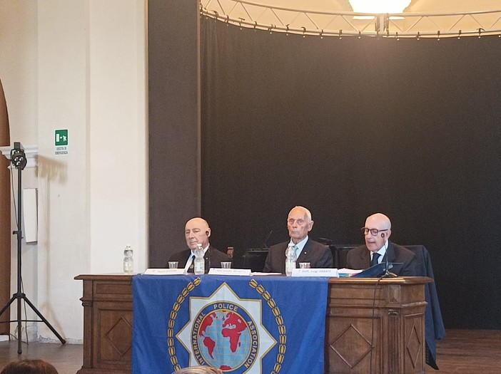 Bordighera ospita una conferenza sugli "Anni di piombo" (Foto) Bordighera ospita una conferenza sugli "Anni di piombo" (Foto)