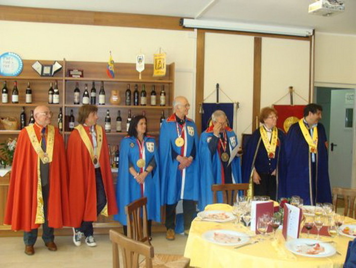 A tre studentesse le borse di studio assegnate ad Alassio nel 12° 'Grappolo d'oro - Memorial Danilo Riva'