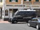 I Carabinieri fuori dalla stazione di Ventimiglia
