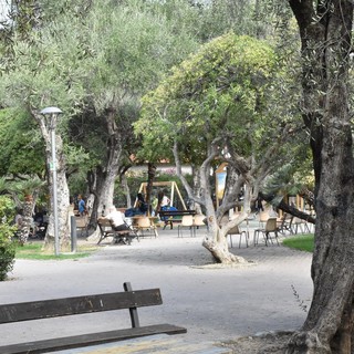 Giardini Lowe chiusi per l'evento 'E…state in Tenco': preparativi al via a Bordighera Giardini Lowe chiusi per l'evento 'E…state in Tenco': preparativi al via a Bordighera