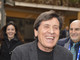 Festival: fans in delirio per Gianni Morandi, il cantante accerchiato da una folla di ammiratori (FOTO) Festival: fans in delirio per Gianni Morandi, il cantante accerchiato da una folla di ammiratori (FOTO)