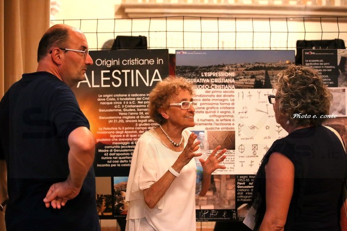 Bordighera: fino al 29 luglio alla Chiesa Anglicana appuntamento con la mostra di Mirella Lovisolo (Foto)