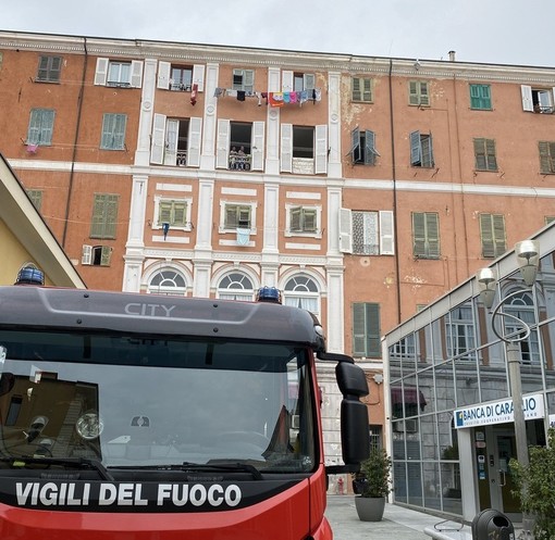 L'intervento dei Vigili del Fuoco in via Escoffier