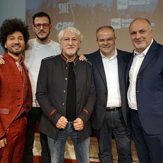Michele Affidato realizza i premi per “Area Sanremo”: due degli otto finalisti accederanno al prossimo Festival della Canzone Italiana Michele Affidato realizza i premi per “Area Sanremo”: due degli otto finalisti accederanno al prossimo Festival della Canzone Italiana