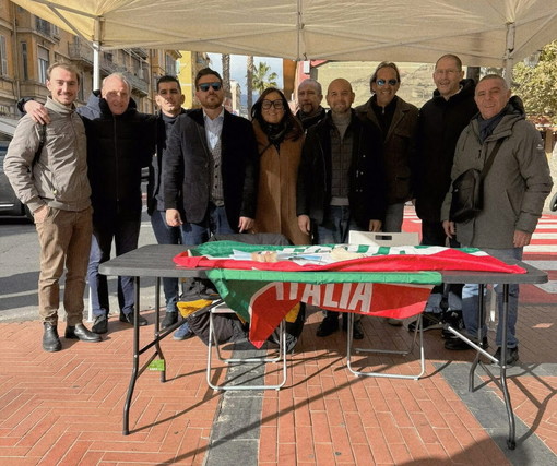 Ventimiglia, grande partecipazione al gazebo di Forza Italia per il “Giorno della Giustizia Negata”