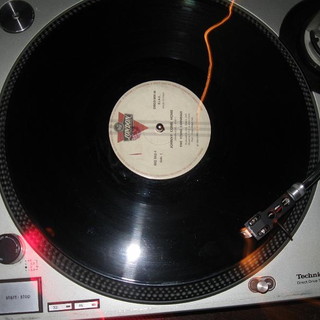 Arma di Taggia: domani dalle 22.30 la grande serata anni '70 e '80 al disco club 'Tatanka'