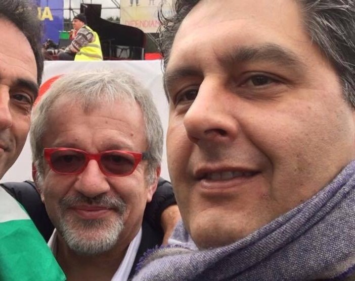 Il Presidente della Regione Liguria Giovanni Toti al 'Family Day' con il Gonfalone della Liguria