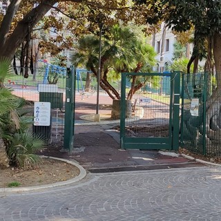 Sanremo: giardini della Foce ostaggio di vandali e non solo, Comitato presenta raccolta firme &quot;Vogliamo un custode&quot;