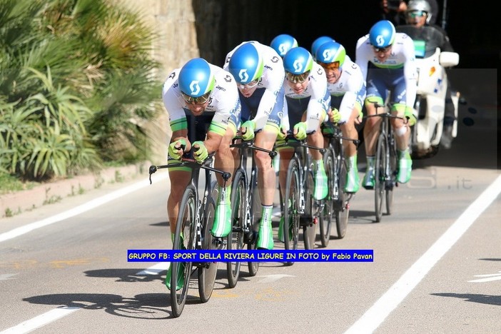 Giro d'Italia a Sanremo: il grande spettacolo nella zona dei 'Tre Ponti' nelle foto di Fabio Pavan