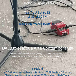 Performance sorprendente dell'artista Giuseppe Fabris nel bunker di Tilman a Dolceacqua Performance sorprendente dell'artista Giuseppe Fabris nel bunker di Tilman a Dolceacqua