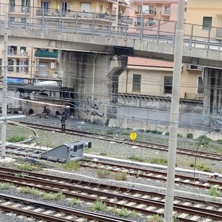 Ventimiglia: allarme per la presenza di migranti su un treno merci, erano in tre e sono stati fatti scendere