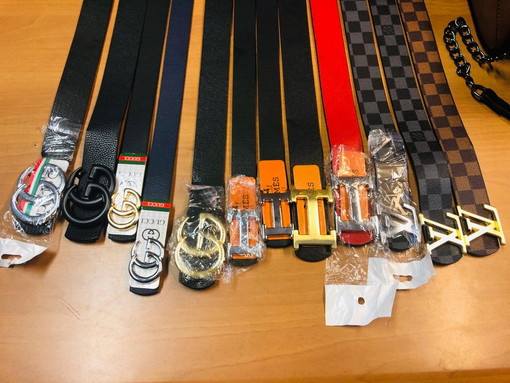 Sanremo: straniero vendeva borse e griffes contraffatte, denunciato all'Autorità Giudiziaria