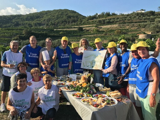 Ranzo: gli straordinari vigneti e le aziende di 'Campagna Amica' conquistano i turisti italiani e stranieri e li trasformano in promoter dell’altra Liguria Ranzo: gli straordinari vigneti e le aziende di 'Campagna Amica' conquistano i turisti italiani e stranieri e li trasformano in promoter dell’altra Liguria