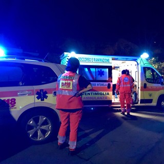Ventimiglia: rissa questa notte vicino al confine di San Luigi, un migrante finisce nel dirupo Ventimiglia: rissa questa notte vicino al confine di San Luigi, un migrante finisce nel dirupo