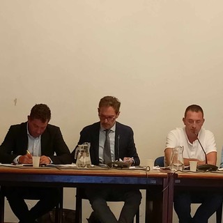 Consiglio comunale a Bordighera, Ingenito: "Oltre 2 milioni di euro per strade, verde pubblico, sicurezza, edilizia scolastica e cimiteri" (Foto)