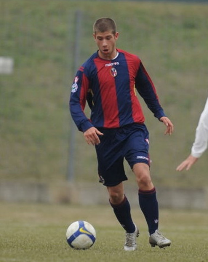 Giacomo Bassoli con la maglia del Bologna