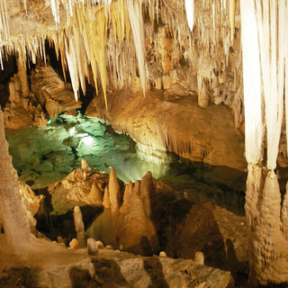 Alle Grotte di Borgio Verezzi apertura serale tutti i mercoledì di luglio ed agosto Alle Grotte di Borgio Verezzi apertura serale tutti i mercoledì di luglio ed agosto