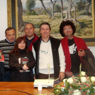 Zingaretti cita Peppino Impastato sul palco dell’Ariston: il fratello "Una grande emozione e segnale che ci dà la forza di andare avanti Zingaretti cita Peppino Impastato sul palco dell’Ariston: il fratello "Una grande emozione e segnale che ci dà la forza di andare avanti