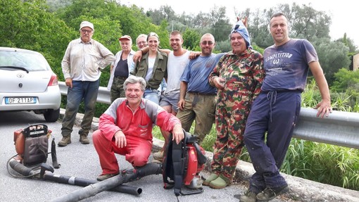 Giornata di sfalcio strada per gli abitanti di Costa Bacelega e Ranzo in collaborazione con la Pro Loco Ranzo (foto) Giornata di sfalcio strada per gli abitanti di Costa Bacelega e Ranzo in collaborazione con la Pro Loco Ranzo (foto)