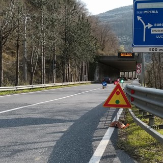 Statale 28: chiusura di corsia nella galleria San Lazzaro, vicino a località 'Cà degli Ormei' per rischio cedimento (Foto) Statale 28: chiusura di corsia nella galleria San Lazzaro, vicino a località 'Cà degli Ormei' per rischio cedimento (Foto)