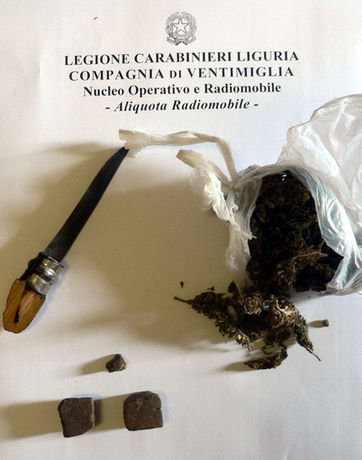 L'hashish e la Marijuana sequestrati L'hashish e la Marijuana sequestrati
