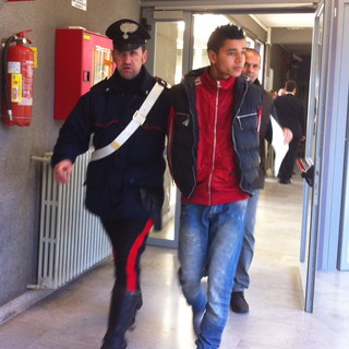 Sanremo: prosegue l'offensiva dei Carabinieri contro lo spaccio di droga, arrestato un tunisino Sanremo: prosegue l'offensiva dei Carabinieri contro lo spaccio di droga, arrestato un tunisino