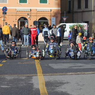 Prima uscita ufficiale della squadra handbike della polisportiva integrabili di Sanremo alla ‘Mezza maratona’ di Imperia
