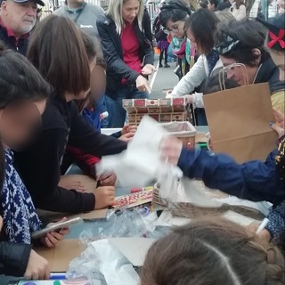 Imperia: grande successo ieri pomeriggio al campetto delle Ferriere per Halloween di '@genitori attivi' Imperia: grande successo ieri pomeriggio al campetto delle Ferriere per Halloween di '@genitori attivi'