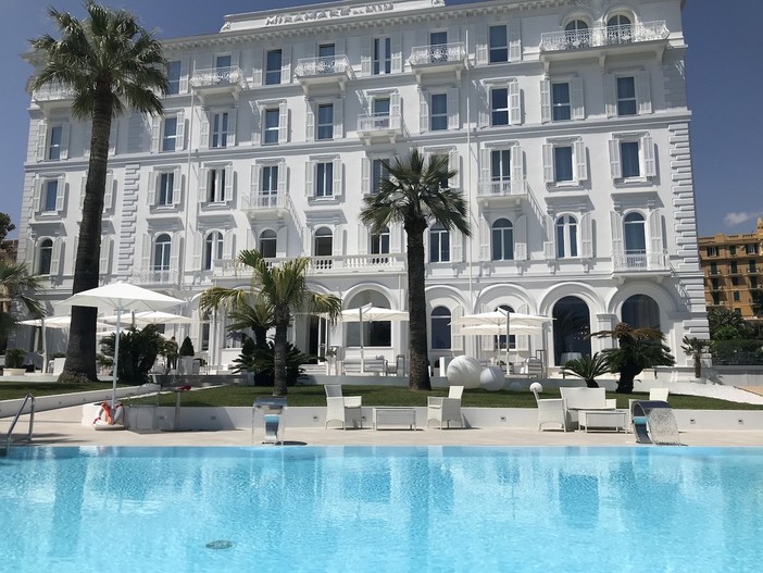 Il Miramare the Palace Sanremo tra i fondatori di ‘Ligurian Luxury Destinations’: 4 e 5 stelle insieme per promuovere la Liguria del lusso Il Miramare the Palace Sanremo tra i fondatori di ‘Ligurian Luxury Destinations’: 4 e 5 stelle insieme per promuovere la Liguria del lusso