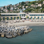 Ritorna all’Hotel Riviera dei Fiori la rassegna letteraria “Due parole in riva al mare”: Marina di San Lorenzo accoglie tre grandi autori Ritorna all’Hotel Riviera dei Fiori la rassegna letteraria “Due parole in riva al mare”: Marina di San Lorenzo accoglie tre grandi autori
