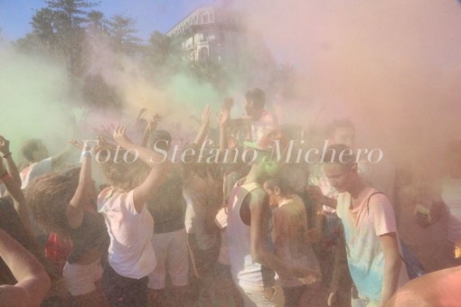 Vallecrosia: Holi, il famoso Festival dei Colori potrebbe arrivare in città a luglio, tra le nuove manifestazioni anche il carnevale estivo