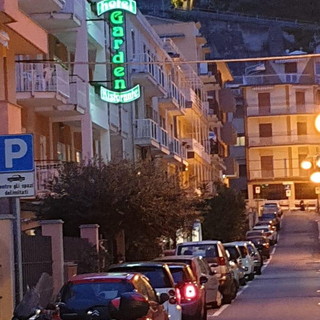 Laigueglia: isolamento per l'hotel Garden dove è morta una donna, cause naturali ma aveva il Coronavirus Laigueglia: isolamento per l'hotel Garden dove è morta una donna, cause naturali ma aveva il Coronavirus