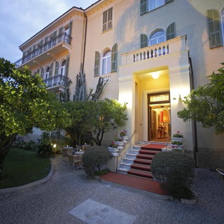 Bordighera: domani pomeriggio la presentazione degli ultimi libri di Marco Damele e Raffaella Fenoglio Bordighera: domani pomeriggio la presentazione degli ultimi libri di Marco Damele e Raffaella Fenoglio