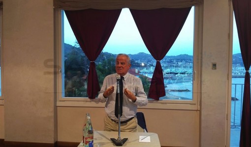 Intervista a Claudio Scajola dopo la convention all’Hotel Corallo: “I populismi hanno portato alle tragedie della storia, ai regimi. Imperia? È allo sfascio” (video)