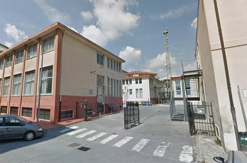 Imperia, processo Pistorino: “Disonesti, lavativi, ladri”, le offese pronunciate ai docenti. Ma alcuni testimoni ora rischiano di essere indagati Imperia, processo Pistorino: “Disonesti, lavativi, ladri”, le offese pronunciate ai docenti. Ma alcuni testimoni ora rischiano di essere indagati