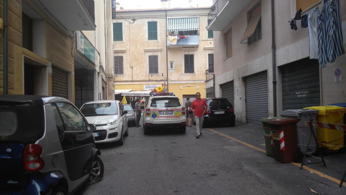 Imperia: auto investe una donna di 55 anni in via dei Pescatori, portata in ospedale (Foto)