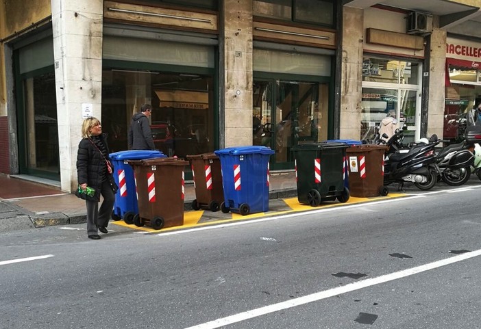 Sanremo: chiavi difettose per l'apertura dei nuovi cassonetti in via Martiri e via Agosti, verranno sostituite subito Sanremo: chiavi difettose per l'apertura dei nuovi cassonetti in via Martiri e via Agosti, verranno sostituite subito